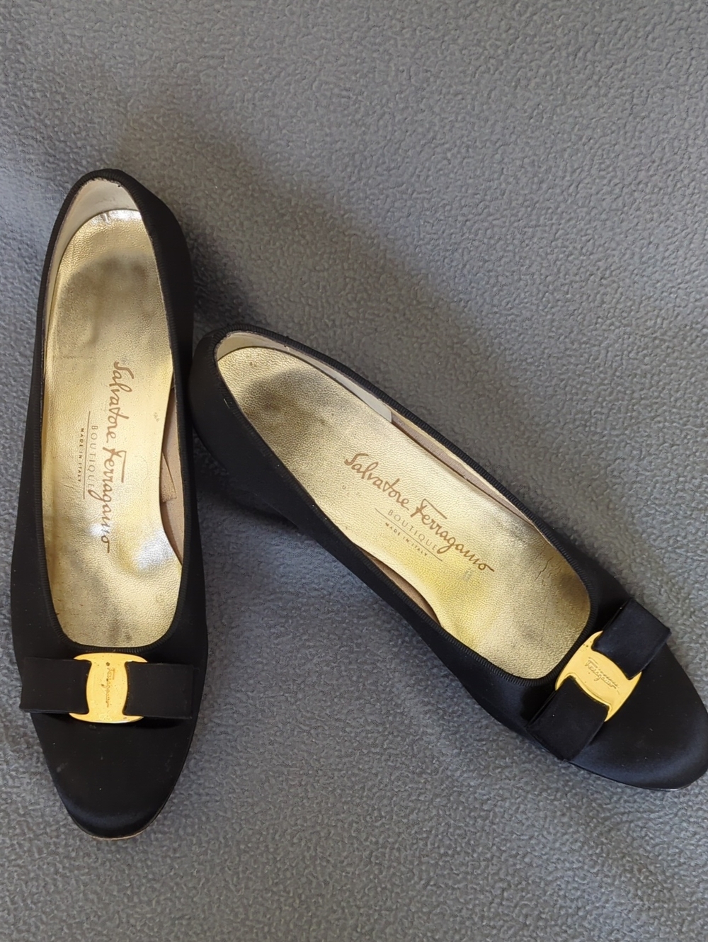 Salvatore Ferragamo Boutique Vara Pumps. Black Satin. Size 9 1/2AA. Italy.